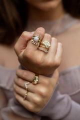 Eyelash Ring in Moonstone