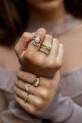 Eyelash Ring in Moonstone