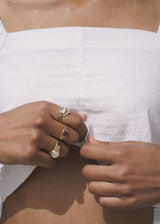 Luna Signet in Moonstone/Black Spinel
