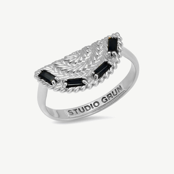 Woven Fan Ring in Black Onyx